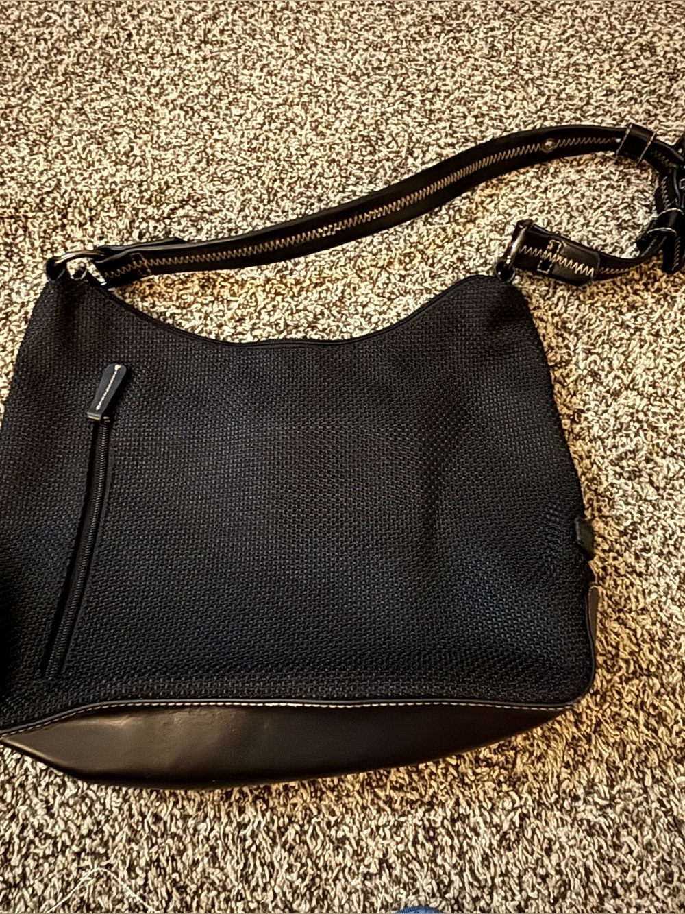 The Sak Black Women's Shoulder Bag - Classic Everyday Carry